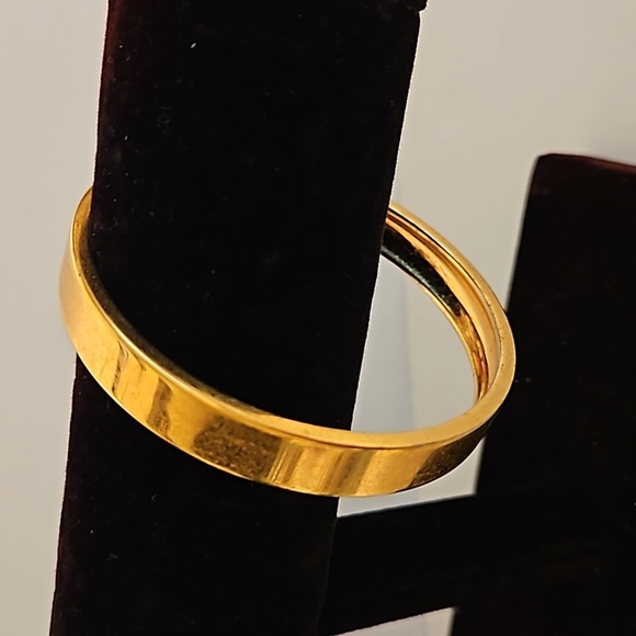 Vintage MONET Goldtone 2 1/2"Dia. Bangle Bracelet - Picture 1 of 5